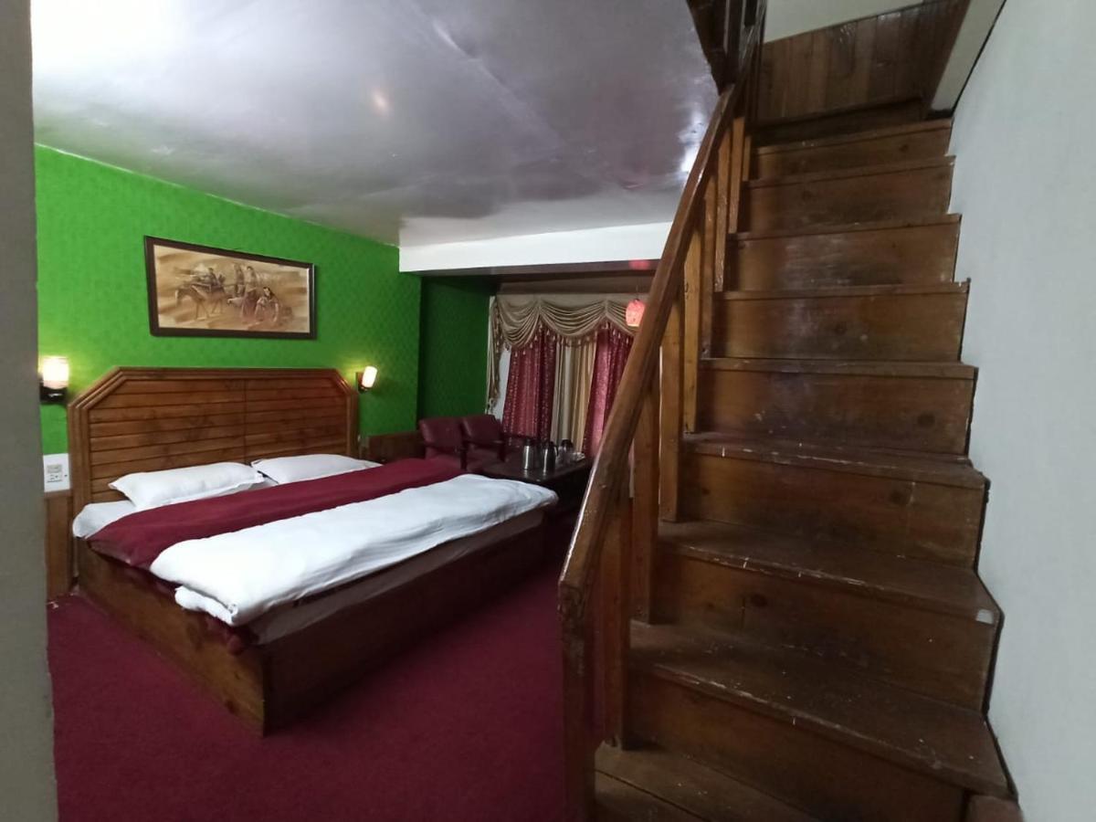 Hotel Him View Manāli Exteriör bild