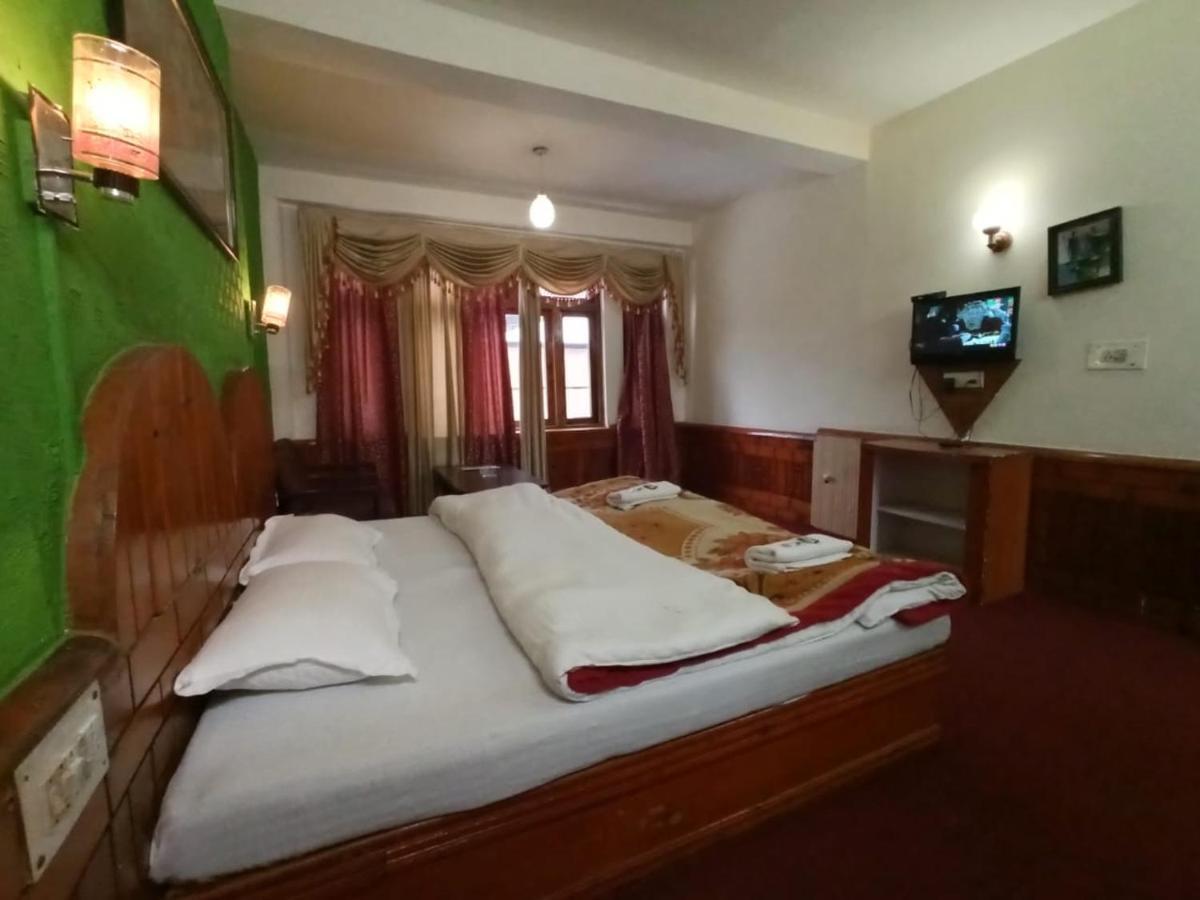 Hotel Him View Manāli Exteriör bild